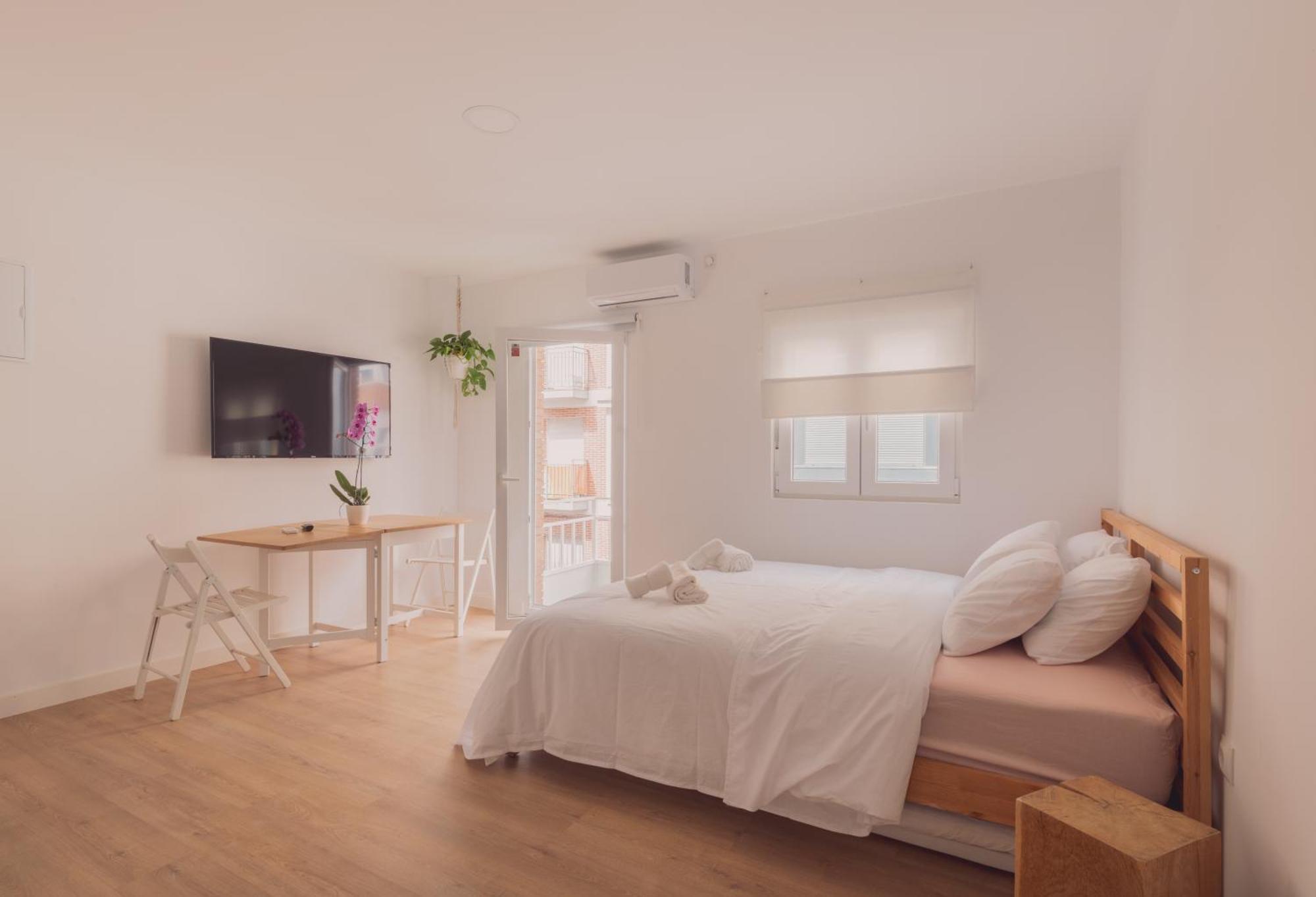 Wood 3 Apartment *